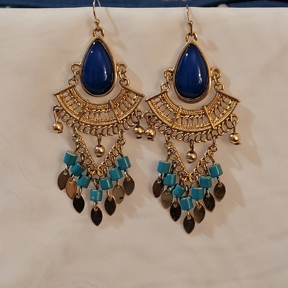 BEAUTIFUL blue and gold accent earrings. NWOT